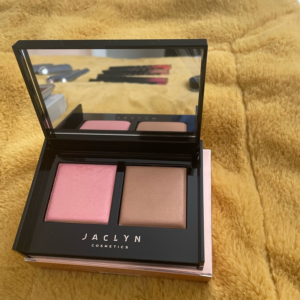 Cosmetics - Picture 14 of 15